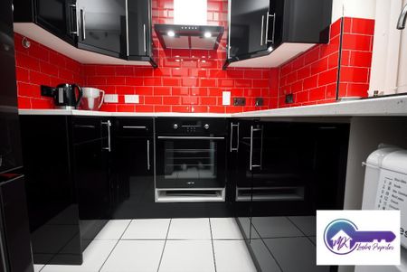 3 Bedroom Flat To Rent - Photo 2