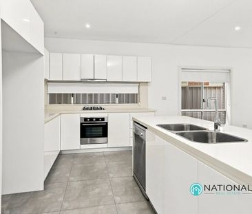 Modern 5 Bedroom Family Home - Photo 4