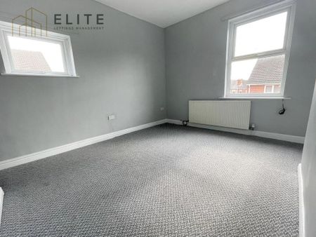 2 bedroom end of terrace house to rent - Photo 3