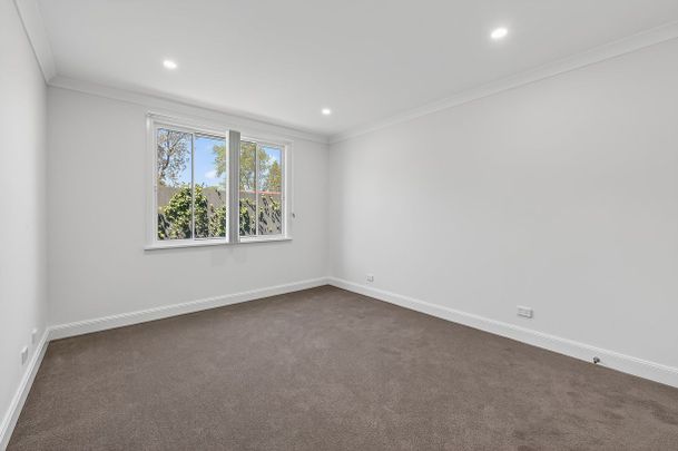Modern Comfort and Convenience in the Heart of Katoomba - Photo 1
