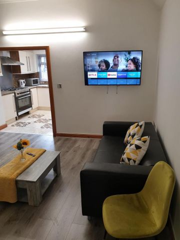1 bedroom house to rent - Photo 2