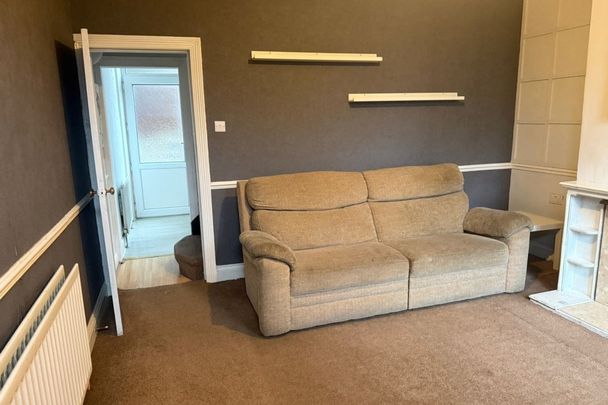 School Street - Photo 1