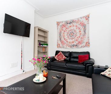 4 bedroom terraced house to rent - Photo 1