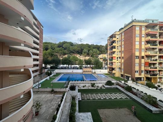 Alquiler de piso en Avenida Ricardo Soriano, 60 - Photo 1