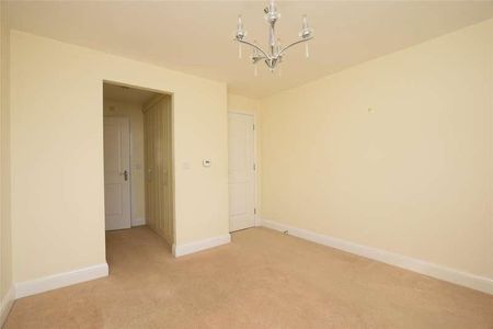 Trafalgar Road, Tewkesbury, Gloucestershire, GL20 - Photo 4