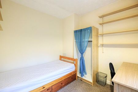 5 bedroom terraced house to rent - Photo 3