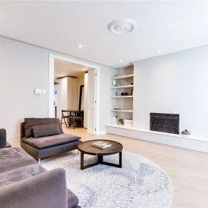 1 bedroom flat in Chelsea - Photo 2