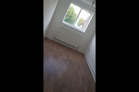 6 Bed Flat, Hmo Compatible House, B43 - Photo 2