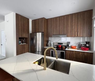 4.5 A LAVAL TRÈS LUXUEUX ET TRANQUILLE!! - Photo 3