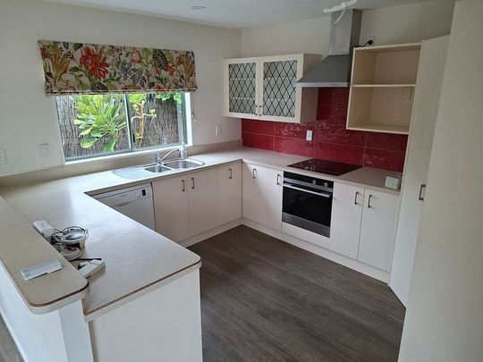 Sunny Waikanae Beach Home - Photo 1