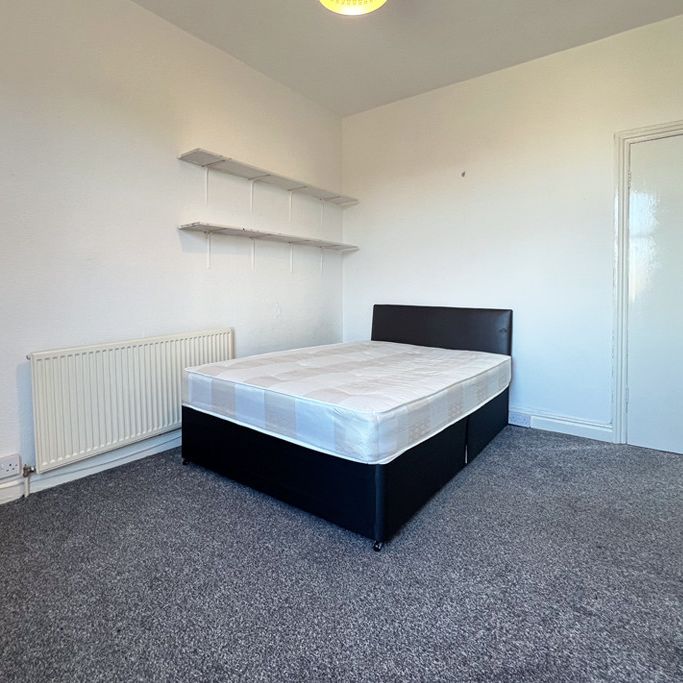 2 Bedroom Apartment for rent in Ash Road - Photo 1