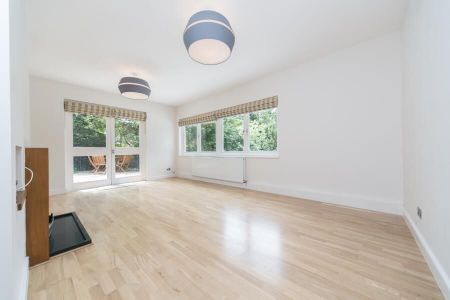 4 Bedroom Detached House To Let - Photo 4