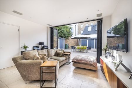 2 bedroom semi-detached house to rent - Photo 2