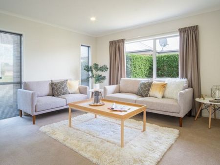 21 Faringdon Boulevard, Rolleston - Photo 2