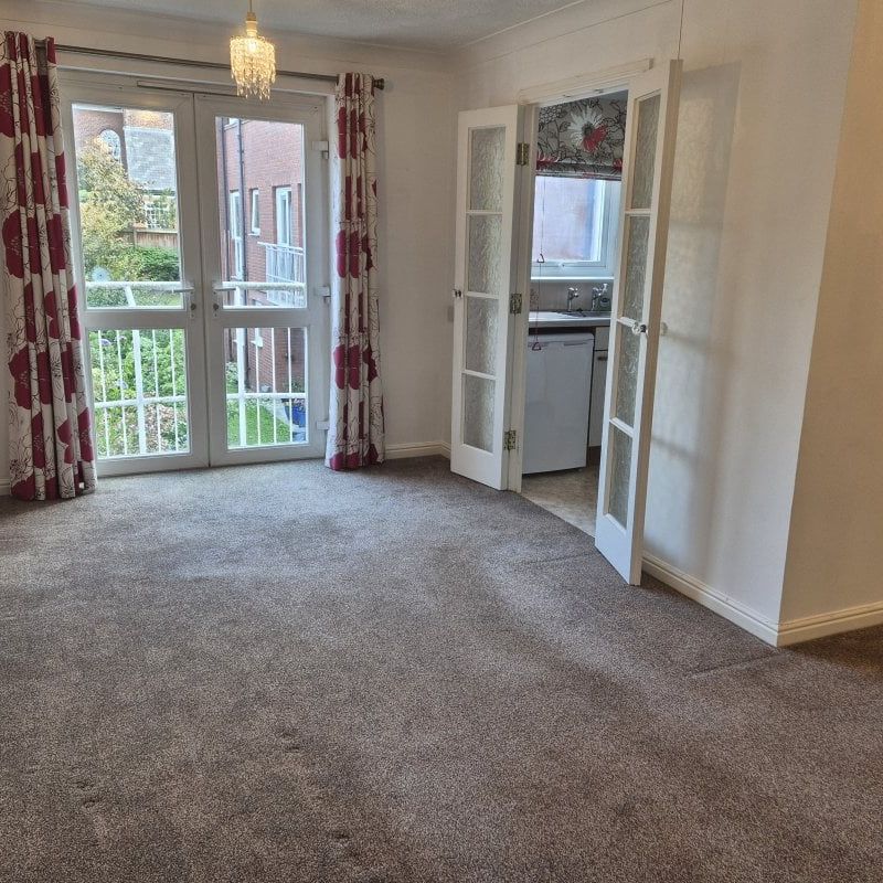 Chapelfields, FRODSHAM - Photo 1