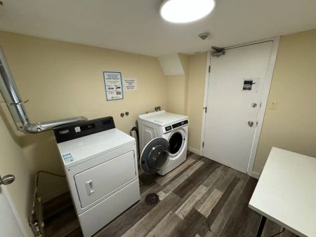 Lovely, Bright & Clean 1 Bedroom Condo (RP023) — Lovely, Bright & Clean 1 Bedroom Condo (RP023) - Photo 2