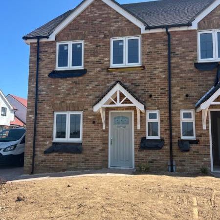 2 bedroom terraced house to rent - Photo 1
