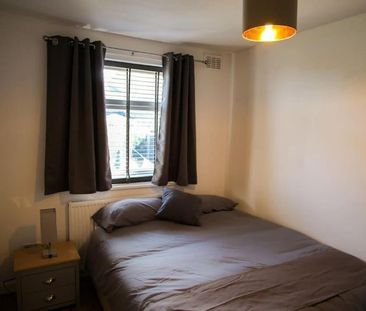 Embleton Avenue - Photo 1