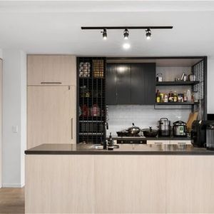 Modern Apartment located near the river of West End! - Photo 3