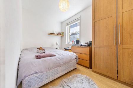 3 bedroom flat to rent - Photo 5