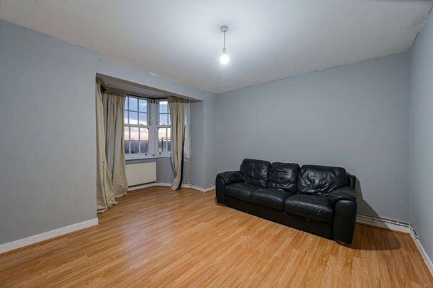 3 bedroom flat to rent - Photo 1