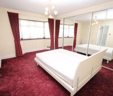 Wyre Grove, Edgware, Middlesex, HA8 - Photo 1