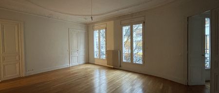 Appartement • Saint Philippe du Roule - Photo 4