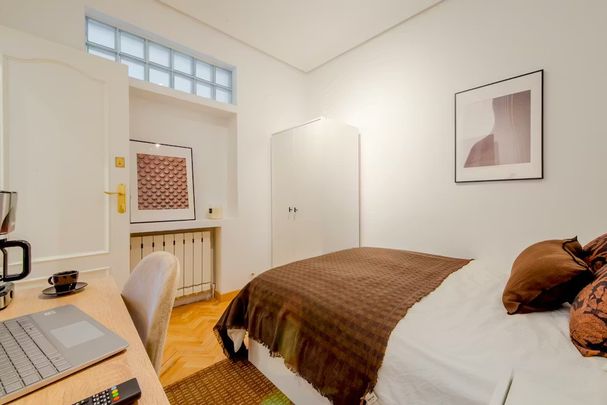 Avenida Felipe II, Madrid, Community of Madrid 28009 - Photo 1