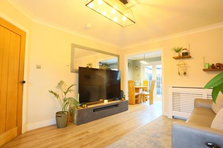 3 bedroom terraced house to rent - Photo 3