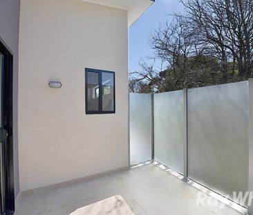 A near new 2 bedroom, 2 storey apartment near central Boronia - Photo 5