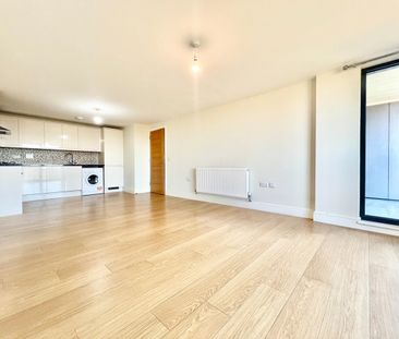 1 Bed Flat, Charter House, IG1 - Photo 1