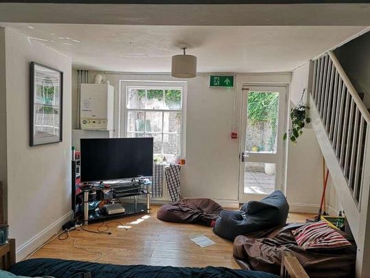 North Gardens, Brighton, BN1 - Photo 1