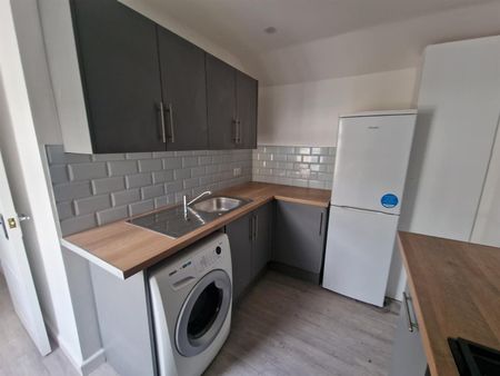 Mackintosh Place, Cardiff - Photo 4