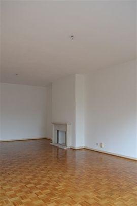 Prachtig appartement 2de verdiep met een uniek zicht op Sq Marie Louise - Foto 1