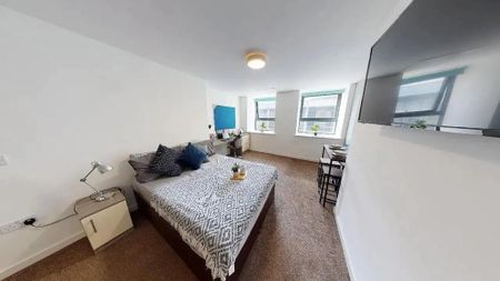 1 bedroom in a flat share to rent - Photo 5