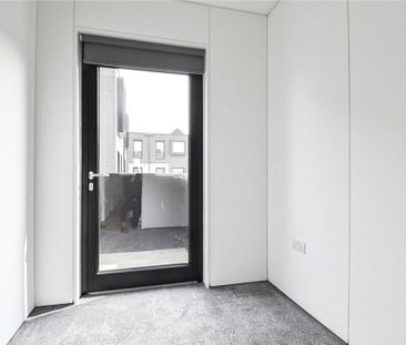 4 bedroom semi-detached house to rent - Photo 5