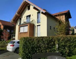 Hier bleiben keine Wünsche offen! Tolle Wohnung mit vielen Extras! - Foto 1