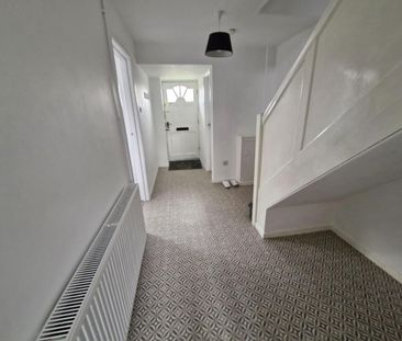 3 bedroom House To Let - Photo 2