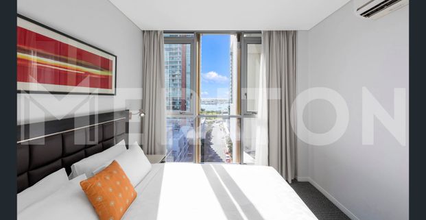 TOP FLOOR TWO BEDROOM UNIT, PRIME LOCATION IN THE HEART OF SOUTHPORT (UNFURNISHED). - Photo 1