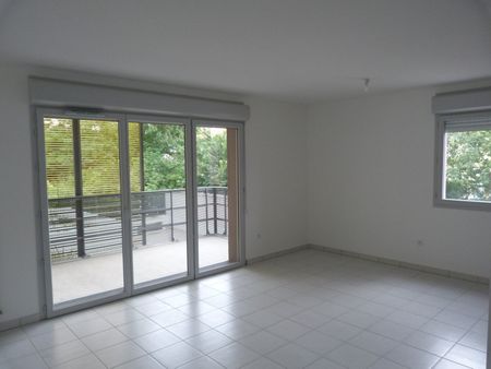 Toulouse avenue de Castres - Location appartement T3 avec balcon et parking - Photo 3