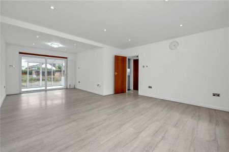 3 bedroom detached house to rent - Photo 4