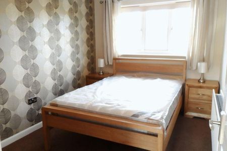 4 bedroom detached house to rent - Photo 5