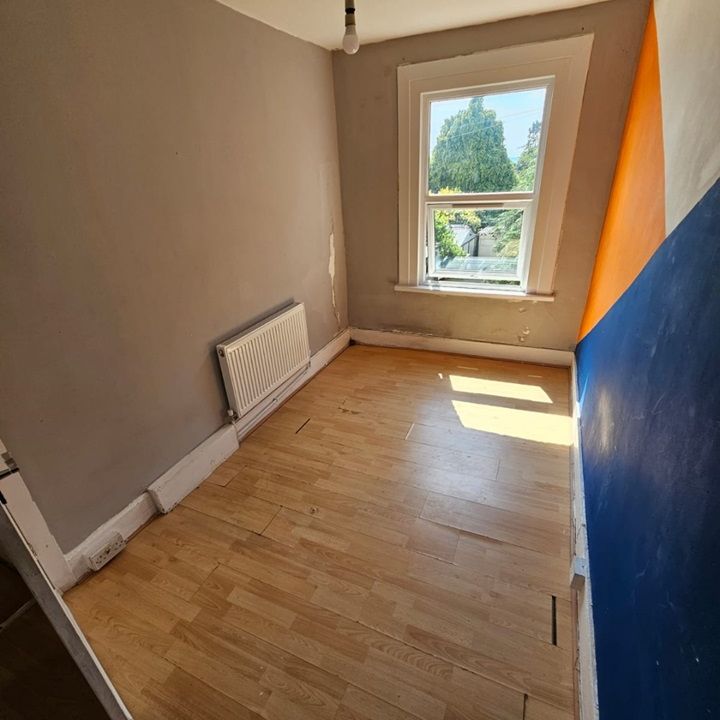 2 Bed Terraced House, Norfolk Road, E17 - Photo 1