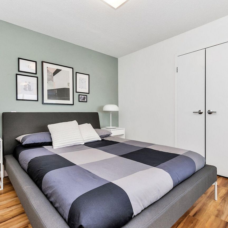 25 Woodridge Crescent, Bayshore - Belltown, Ottawa, ON - Photo 1