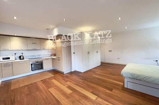 Studio to rent - Photo 1