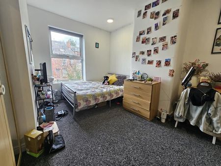 Royal Park Avenue, Hyde Park - Photo 3