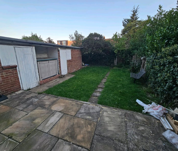 1 bedroom in a house share to rent - Photo 1