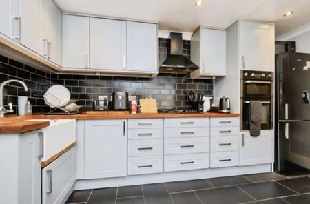 Room in a Shared Flat, South Esk Road, E7 - Photo 4