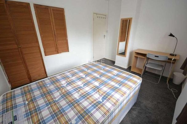 Blenheim Gardens, Reading, Berkshire, RG1 - Photo 1