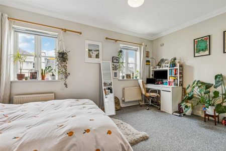 4 bedroom terraced house to rent - Photo 3